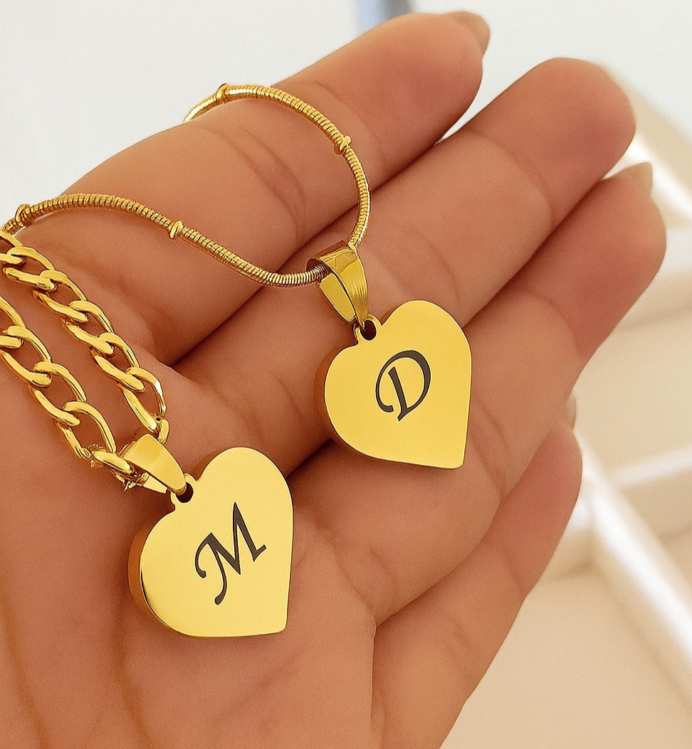 “Guardían de Recuerdos” Oso joyero con rosa y dijes